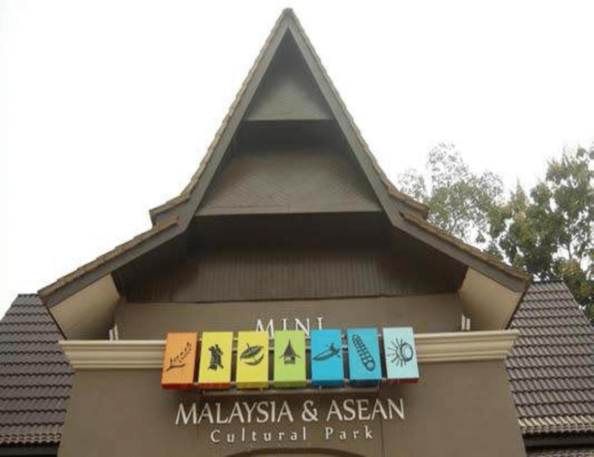Sun Inns Hotel Ayer Keroh Exterior photo